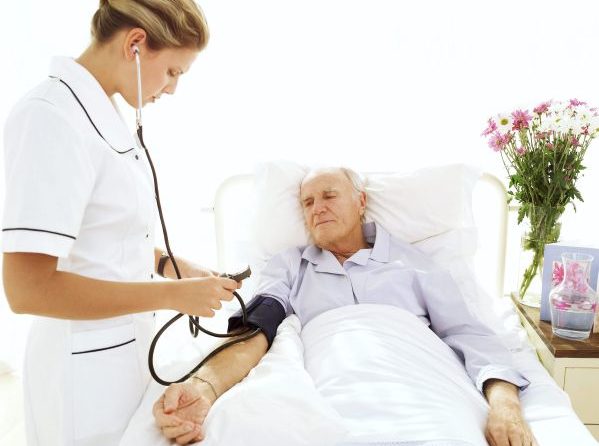 Качественный уход и восстановление после перелома шейки бедра в Харькове