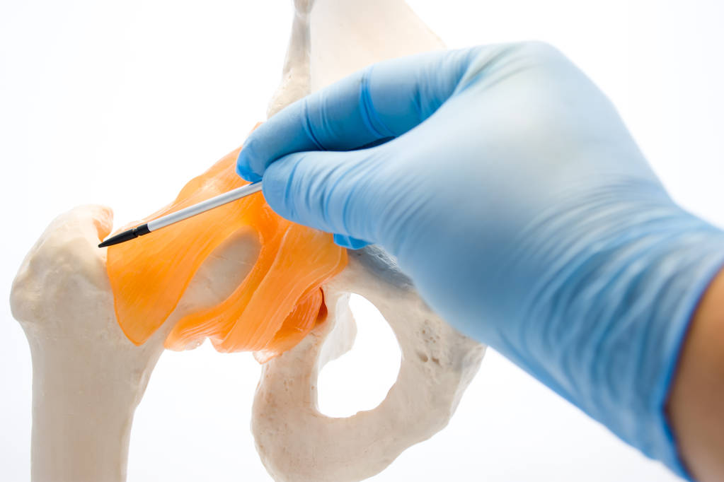 Особливості догляду за людьми похилого віку з переломом шийки стегна